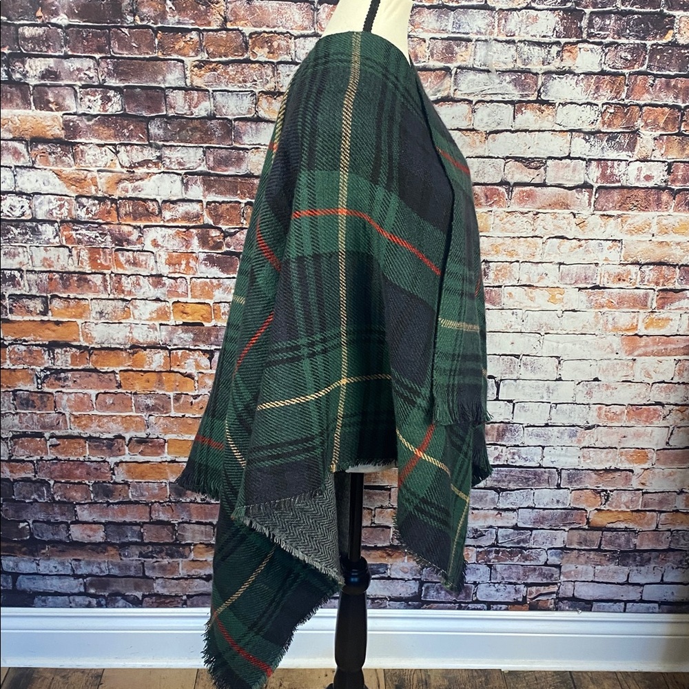 LA Express Acrylic Plaid Tartan Green Navy Versatile Wrap Shawl One Size - Picture 7 of 12